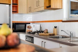 Wasserkocher mit Kaffee-/Teezubehör, Toaster