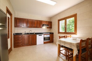 Frigorifero, microonde, forno, lavastoviglie
