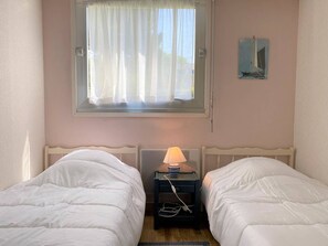 2 bedrooms, free WiFi - Apartment with terrace, WIFI and parking in Perros-Guirec (Perros-Guirec)