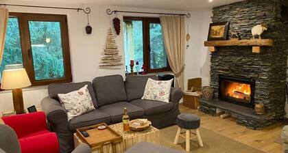 Cosy Chalet w Fireplace/firepit, for Hiking/skiing/nature Lovers