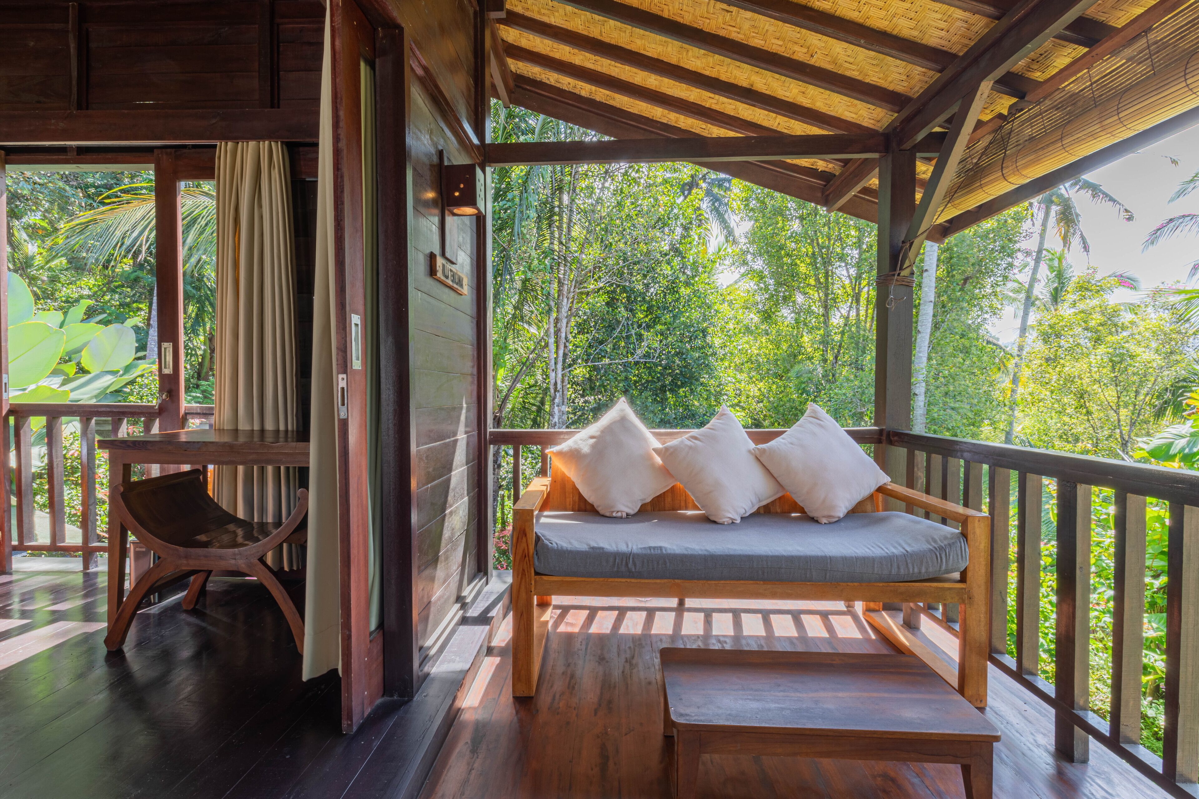 Deluxe Double Room, 1 King Bed, Garden View | Terrace/patio