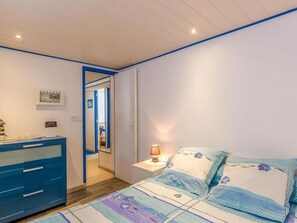 5 bedrooms, WiFi, bed sheets - Belle Maison à 50m de la mer sur Terrain Clôturé. Idéal Pour 2 Couples + Enfants (Lampaul-Plouarzel)