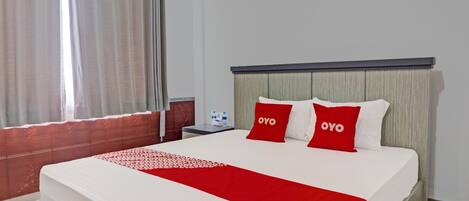 Quarto casal standard | 1 quarto, escrivaninha, espaço de trabalho para notebook