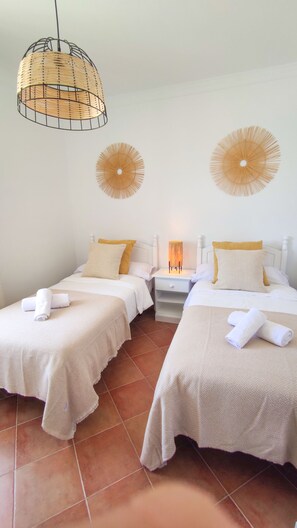 3 bedrooms, iron/ironing board, free WiFi, bed sheets