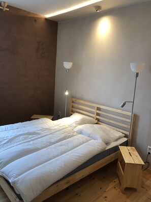 2 Schlafzimmer, Reisekinderbett, kostenloses WLAN, Bettwäsche