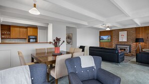 Interior - THE VIEW - MARYSVILLE (Marysville)