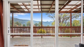 Interior - THE VIEW - MARYSVILLE (Marysville)