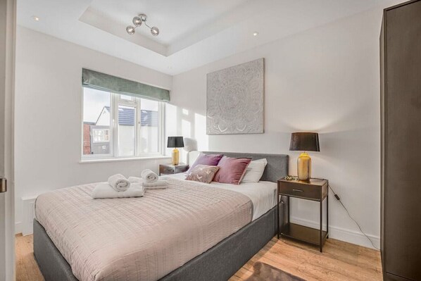 2 bedrooms, desk, iron/ironing board, free WiFi