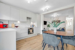Fridge, microwave, oven, dishwasher