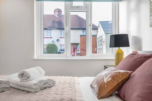 2 Schlafzimmer, Schreibtisch, Bügeleisen/Bügelbrett, kostenloses WLAN