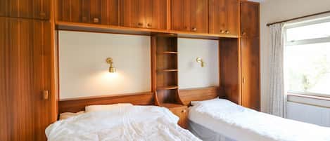 5 bedrooms, individually decorated, individually furnished, free WiFi