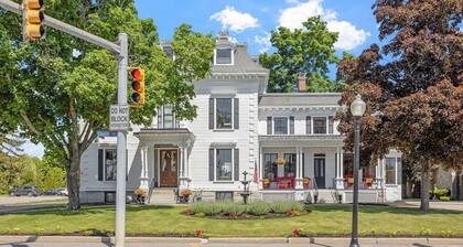 Historic Busiel House in the Heart of Laconia