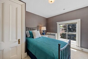 8 dormitorios, tabla de planchar con plancha, wifi y ropa de cama