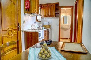 ตู้นิรภัยในห้องพัก, เตารีด/โต๊ะรีดผ้า, Wi-Fi ฟรี, ผ้าปูที่นอน