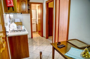 Twin Room with Terrace (Double or Twin Beds) | Zimmersafe, Bügeleisen/Bügelbrett, kostenloses WLAN, Bettwäsche