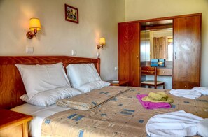 ตู้นิรภัยในห้องพัก, เตารีด/โต๊ะรีดผ้า, Wi-Fi ฟรี, ผ้าปูที่นอน