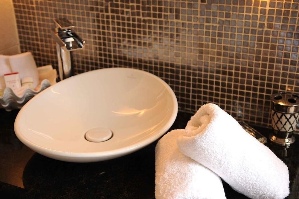 Grays Court Hotel and The Bow Room Restaurant by null