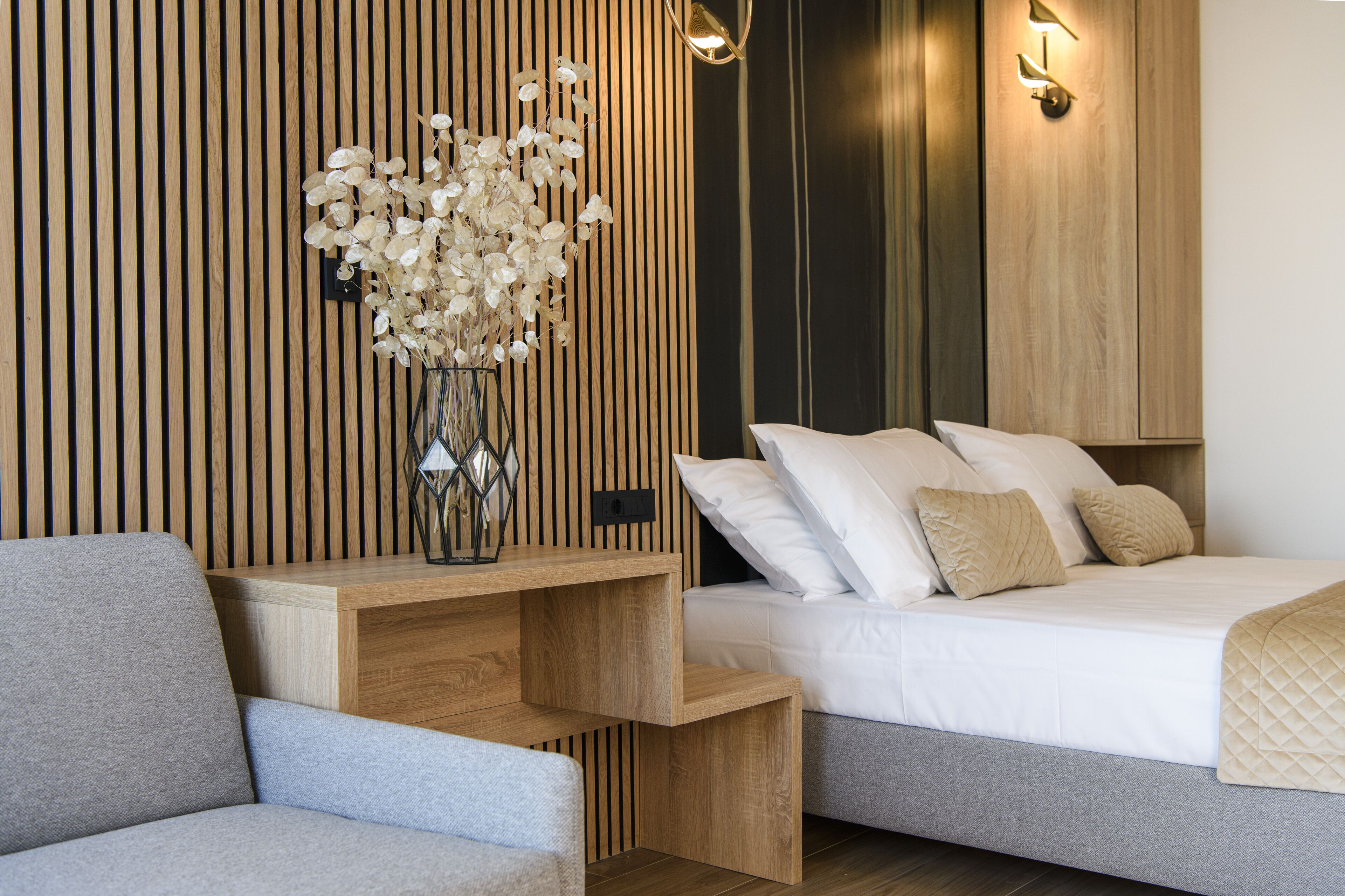 Escritorio, sistema de insonorización, wifi gratis y ropa de cama 