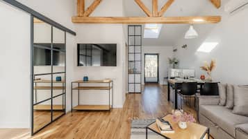 Lejlighed | 1 soveværelse, skrivebord, arbejdsområde til bærbare computere