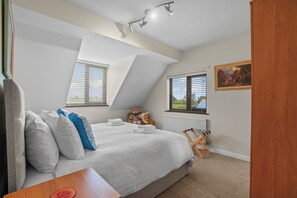 Casa | 3 habitaciones, tabla de planchar con plancha y wifi gratis