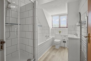 Bathroom - House - Sleeps 6 & Free Parking (Great Yarmouth)