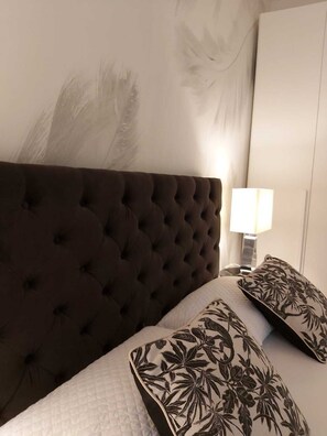 1 camera, Wi-Fi, lenzuola