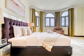 7 bedrooms, in-room safe, iron/ironing board, free WiFi - Premier 6BR Villa with Assistant's Room and Private Pool in Frond E Palm Jumeirah by Deluxe Holiday Homes (Dubai)