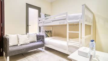 7 chambres, coffres-forts dans les chambres, fer et planche Ă repasser