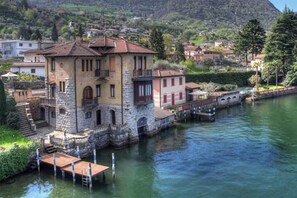 Exterior - Villa Cecilia - luxurious and elegant liberty lake-front villa  (Sulzano)
