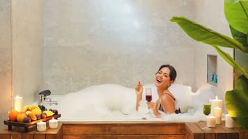 Sauna, 3 treatment rooms