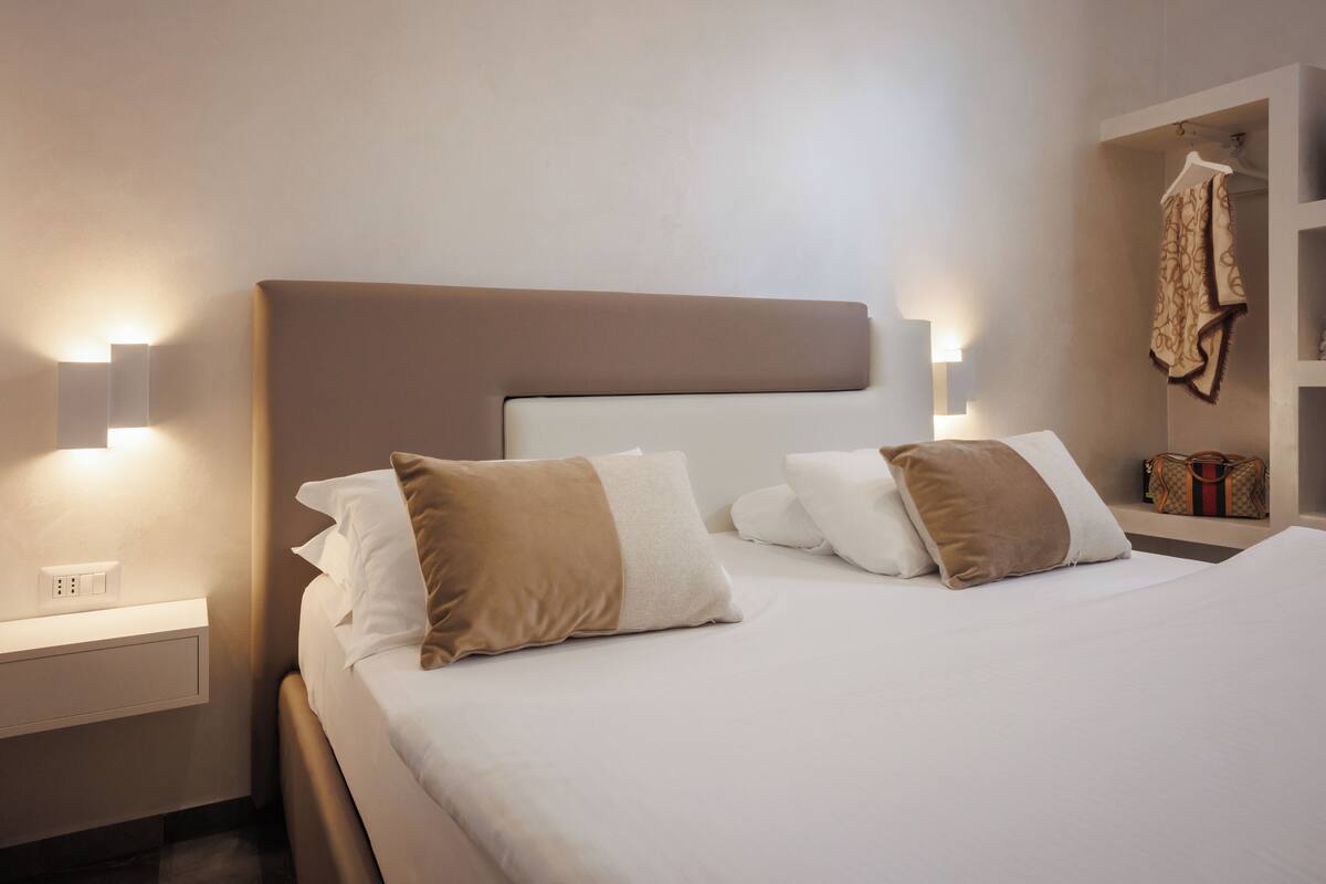 Exclusive-Zimmer, Stadtblick (3) | 1 Schlafzimmer, hochwertige Bettwaren, Daunenbettdecken