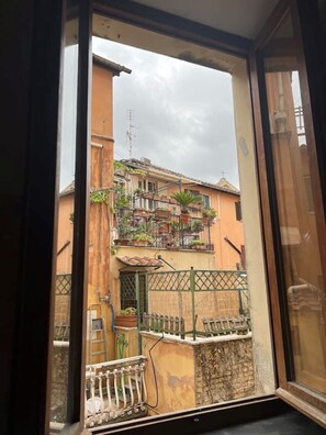 Interior - Characteristic apartment in the heart of Trastevere (Roma)