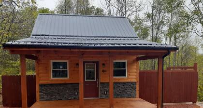 Hytti-Oma kylpyhuone-Standardi-Turkey Trail Cabin