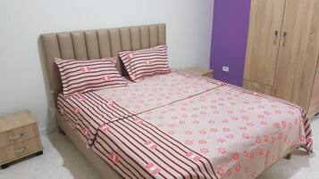 2 Schlafzimmer, Bügeleisen/Bügelbrett, Reisekinderbett, kostenloses WLAN