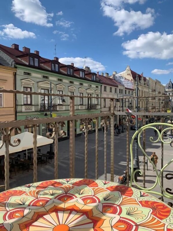 Luxury Studio, 1 King Bed | Terrace/patio - Apartamenty Piotrkowska 28 by Good Time (Lodz)