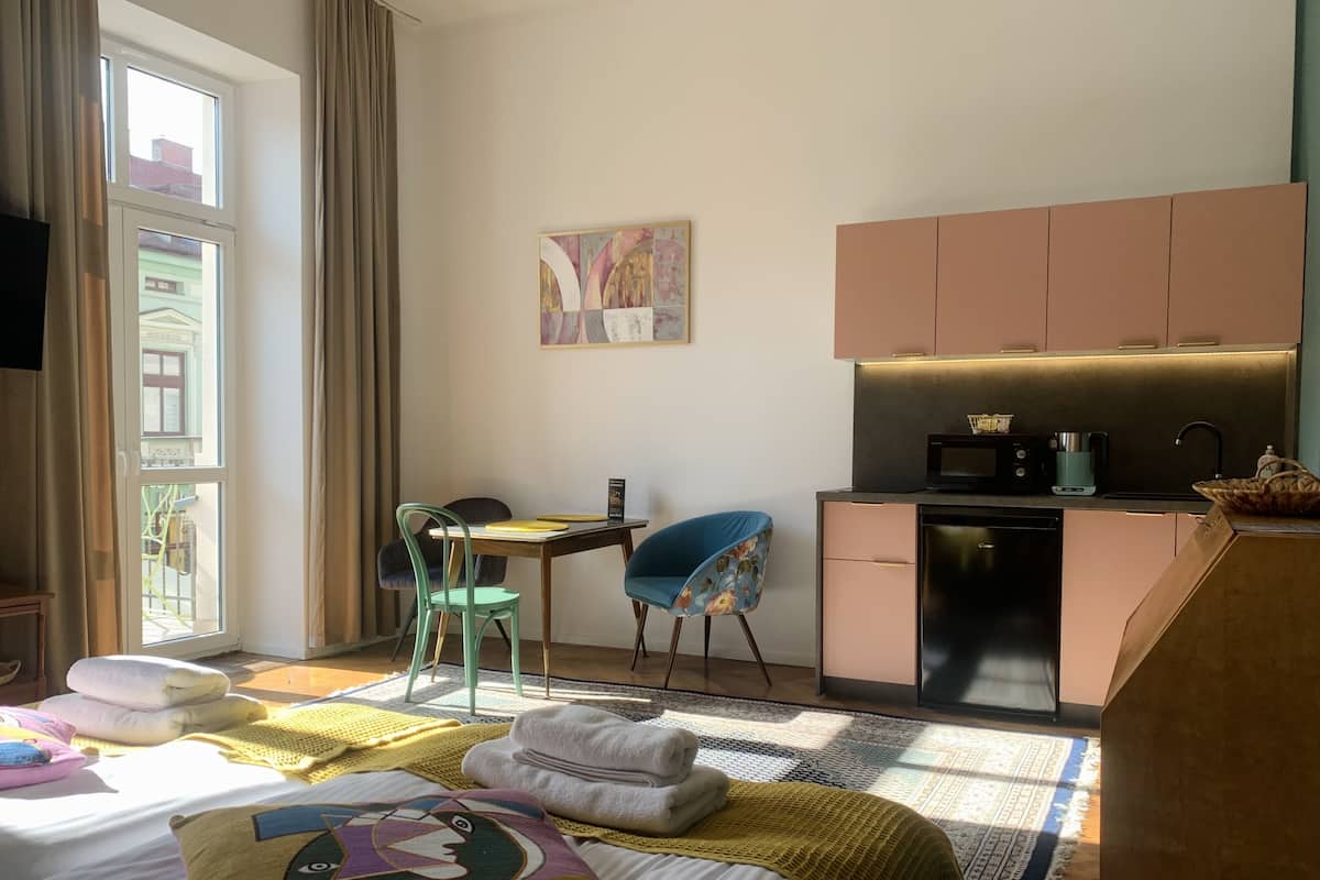 Luxury Studio, 1 King Bed | 1 bedroom, individually decorated, individually furnished