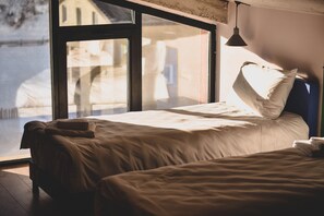 Dormitorio compartido básico, varias camas, para no fumadores | Ropa de cama hipoalergénica y wifi gratis