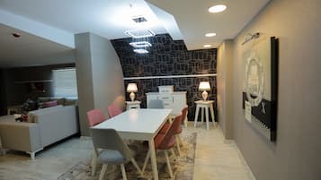 Suite ejecutiva | 1 habitación, escritorio y wifi gratis