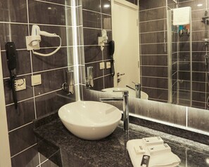 Standard Double or Twin Room | Desk, free WiFi