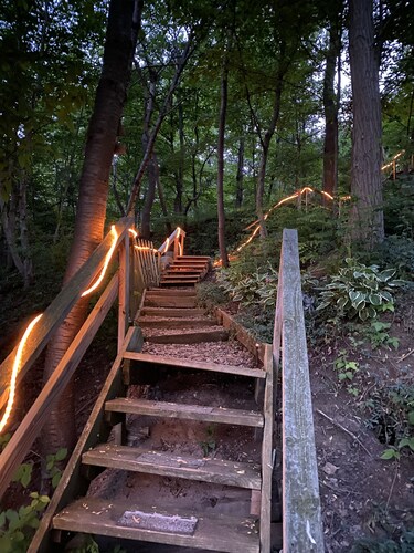 Family/Dog Friendly cottage on Seneca Lake @ Long Point Beach with awesome views