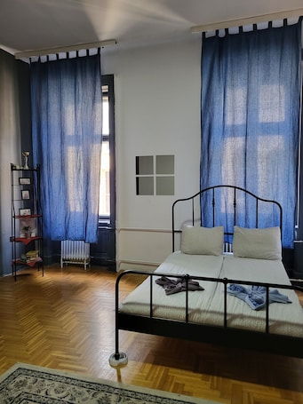 Basic Quadruple Room | Desk. Casa Nora Guest House
