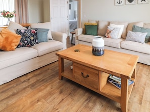 Cottage | Living area