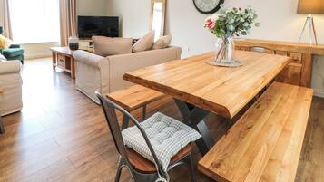 Cottage | Dining
