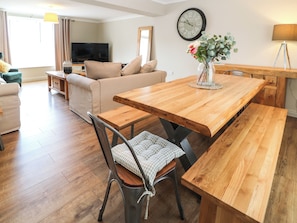 Cottage | Dining