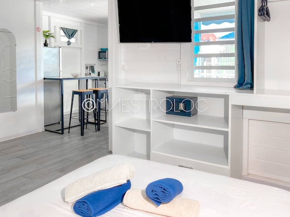 Hypo-allergenic bedding, iron/ironing board, free WiFi - Gîtes Arc-en-ciel (Saint-François)