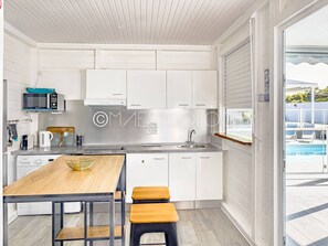 Fridge, microwave, stovetop, espresso maker - Gîtes Arc-en-ciel (Saint-François)