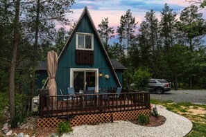 Exterior - Fully Loaded Cabin, Coffee Bar, NEW Hot Tub, Epic Firepit, Close to the Dells (Friendship)