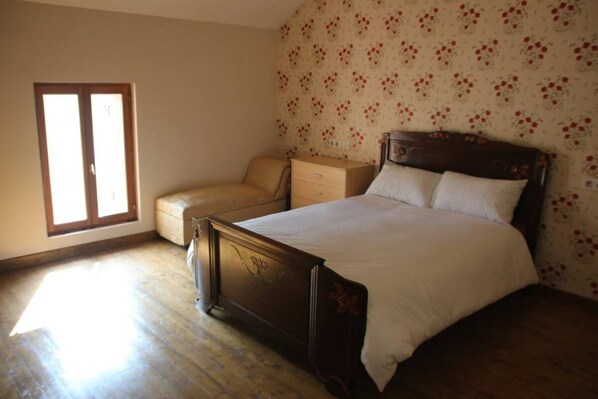 4 habitaciones, wifi gratis y ropa de cama 