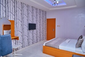 Deluxe Single Room | Minibar, individually furnished, free WiFi, bed sheets - Timeless Beach Resort and Hotels (Lekki)