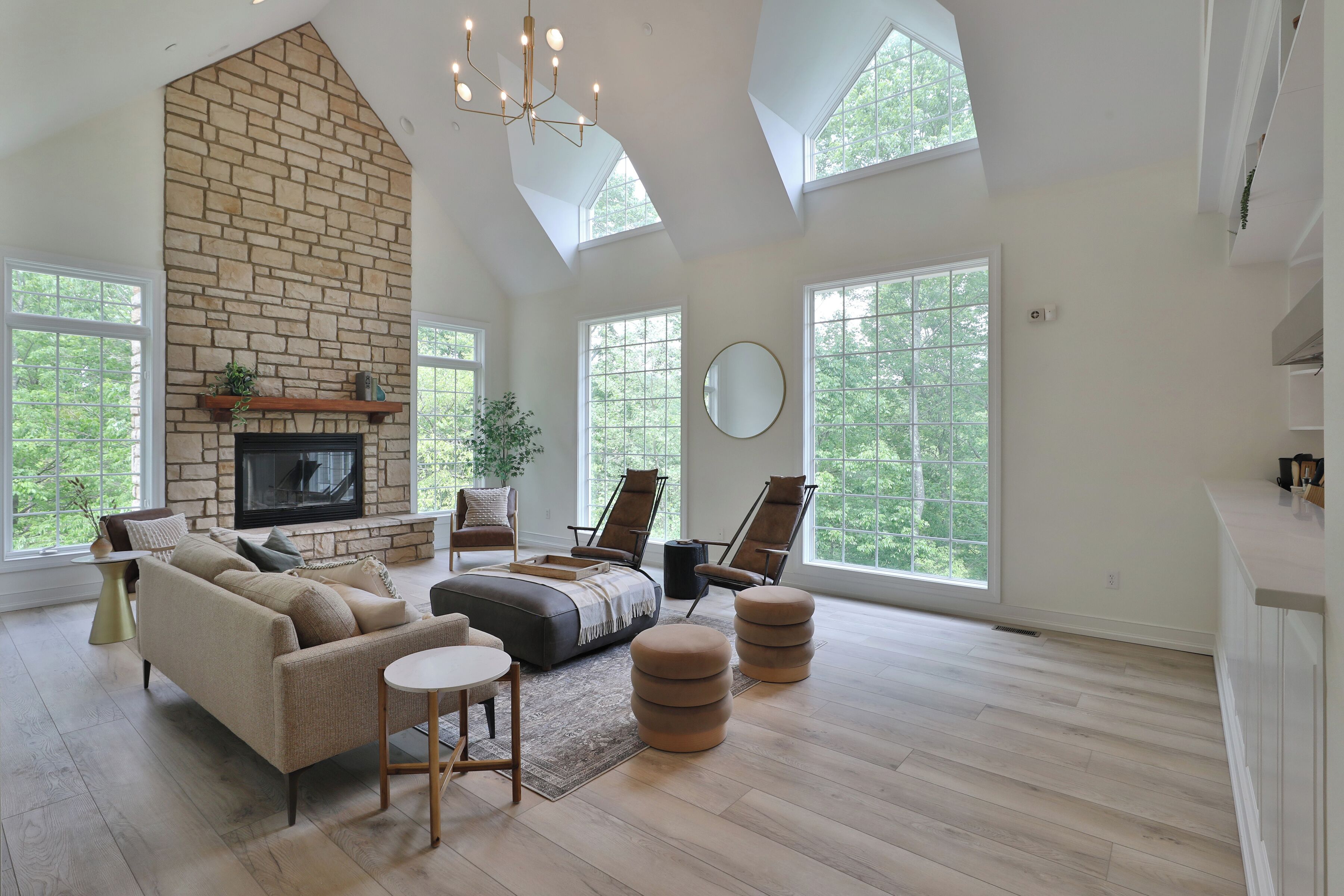 Smart TV, fireplace, video games, ping pong